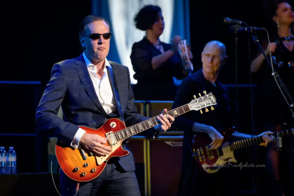 Here Are Photos From Joe Bonamassa S Toronto Show Alan Cross