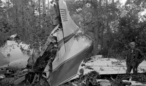 Lynyrd Skynyrd plane crash 20 Oct 77