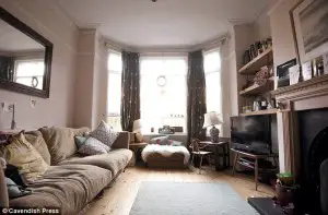 Oasis - Definitely Maybe (Naked room)