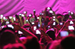 Phones at concerts1